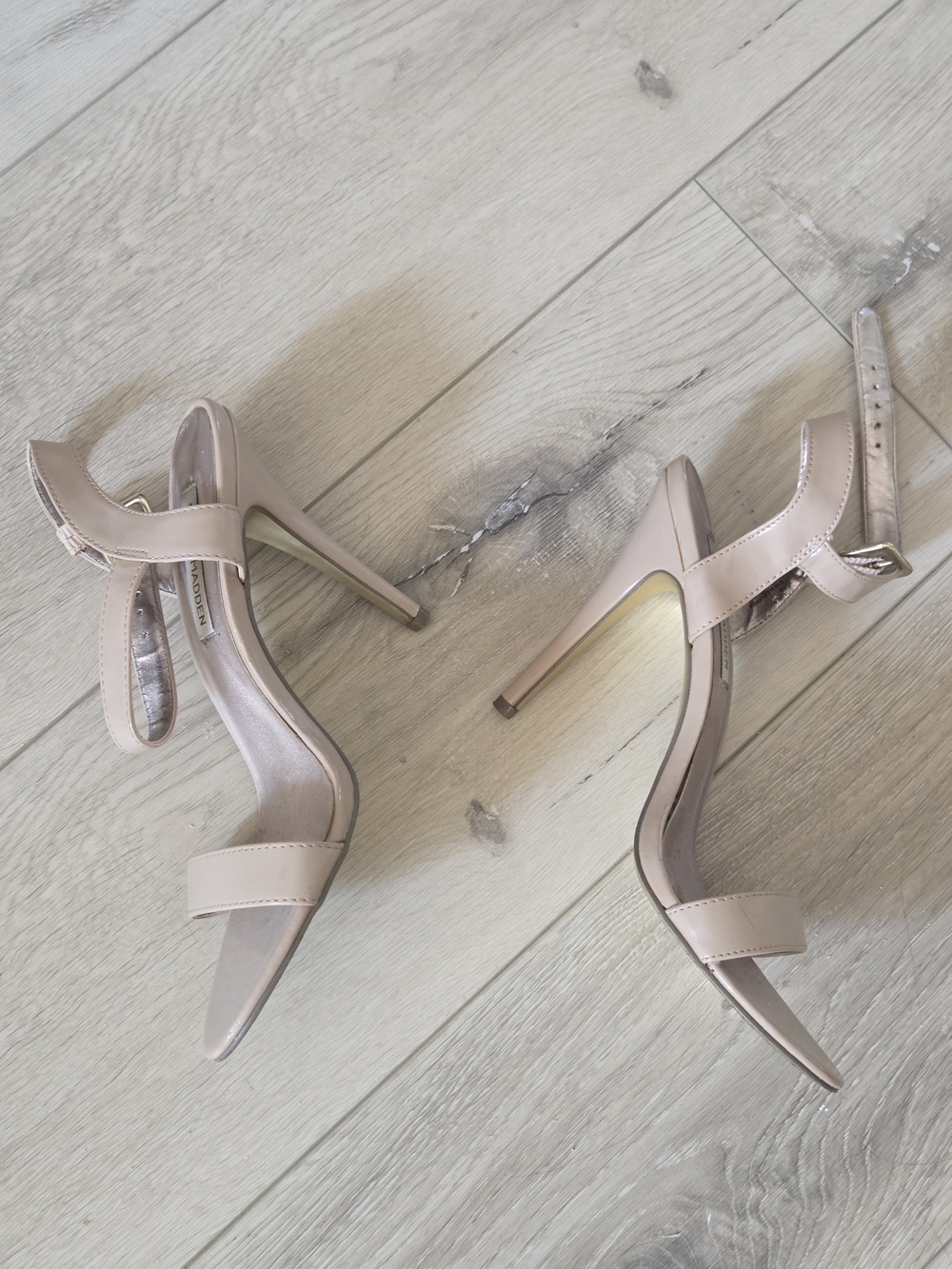 Steve Madden Nude Beige T-Strap Open-Toe Sandals - Picture 2 of 5